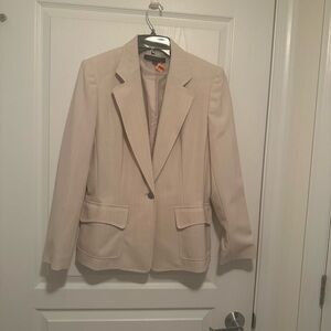 Light Beige Tailored Blazer Size 10 with Notched Lapels